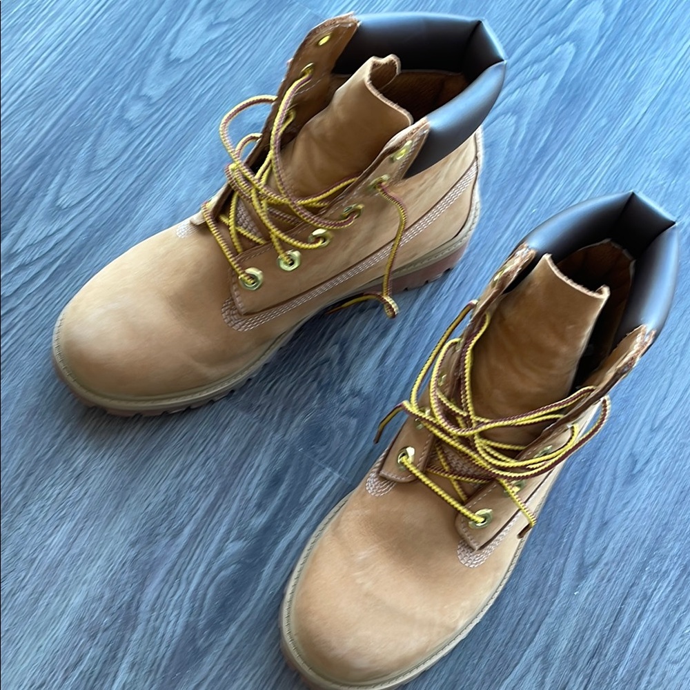 Timberland Tan Lace-Up Boots